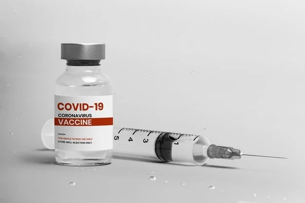 Cât de eficiente sunt vaccinurile contra variantei Omicron?